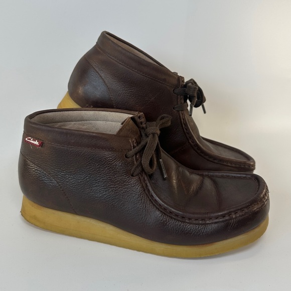 Clark’s Men’s 8.5‎ M Wallabee Boot Beeswax Brown Rubber Sole